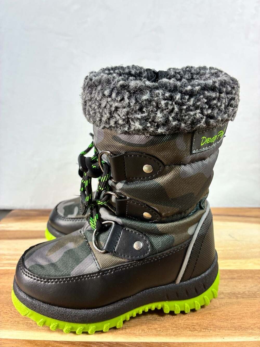 Dream Pairs Kids Snow Boots Size 9 Camo Winter Shoes